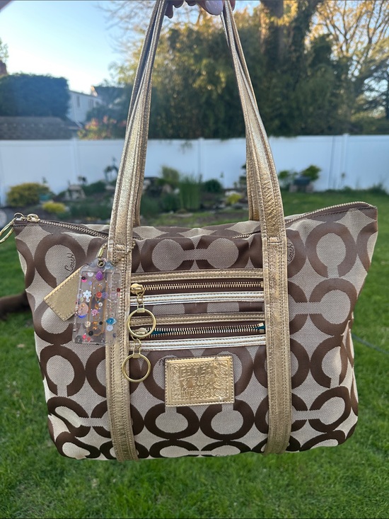 Coach Handbags - Coach Poppy Optic C Brown Tote With Confetti Hang Tag